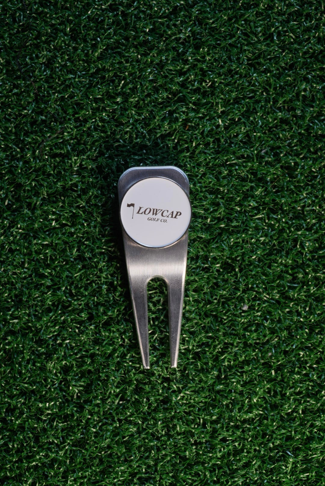 Lowcap Divot Tool