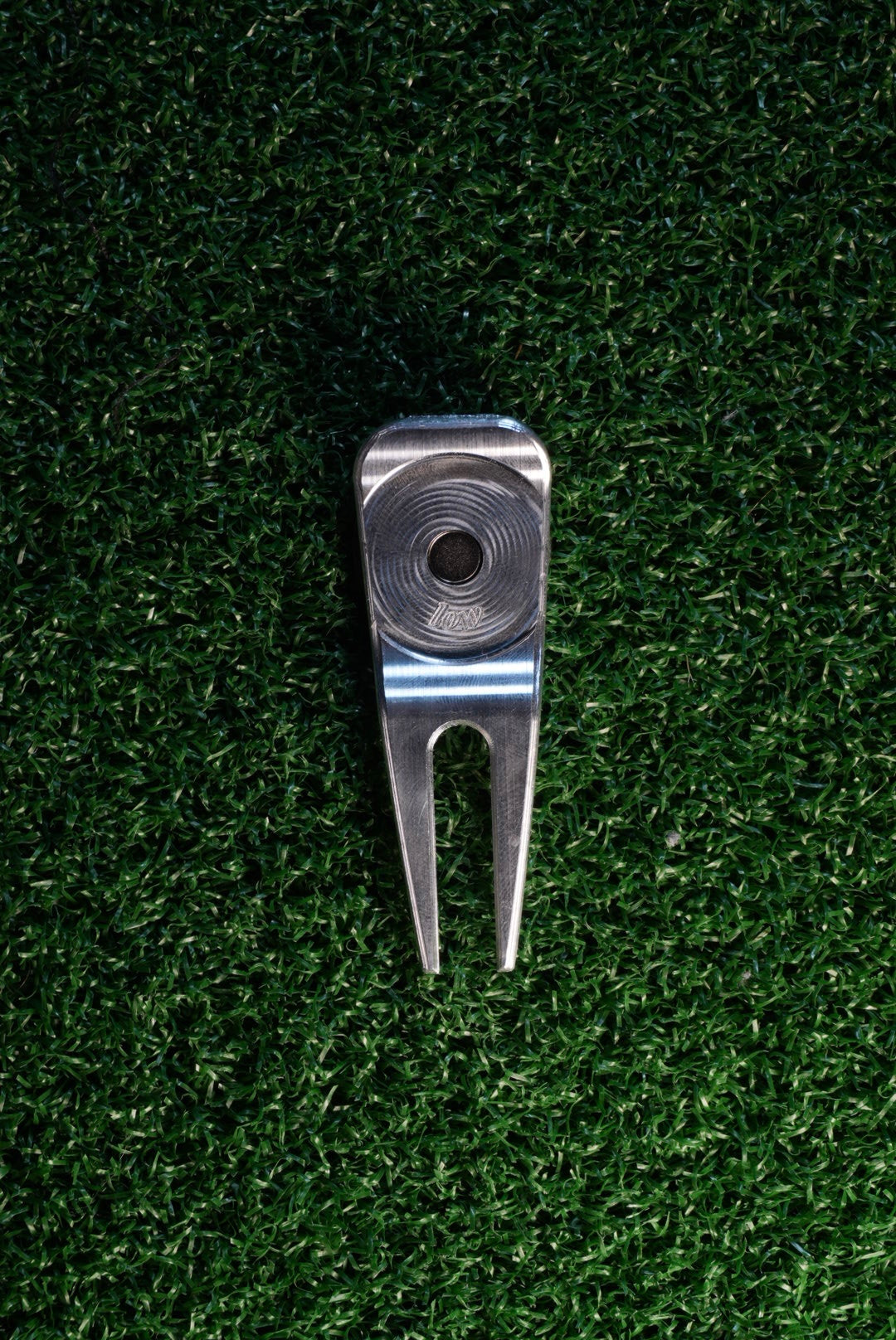 Lowcap Divot Tool